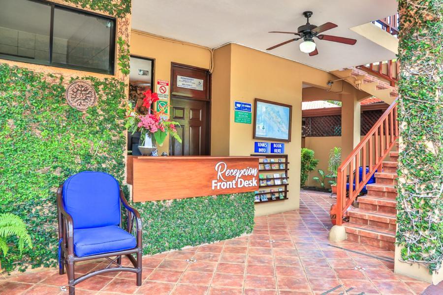 The Backyard Beachfront Hotel Jaco Bagian luar foto