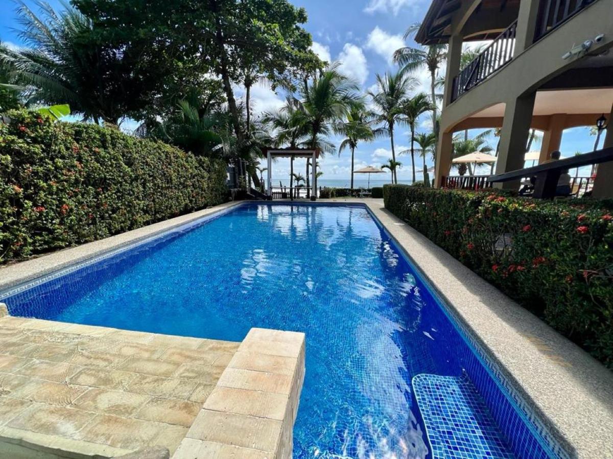 The Backyard Beachfront Hotel Jaco Bagian luar foto