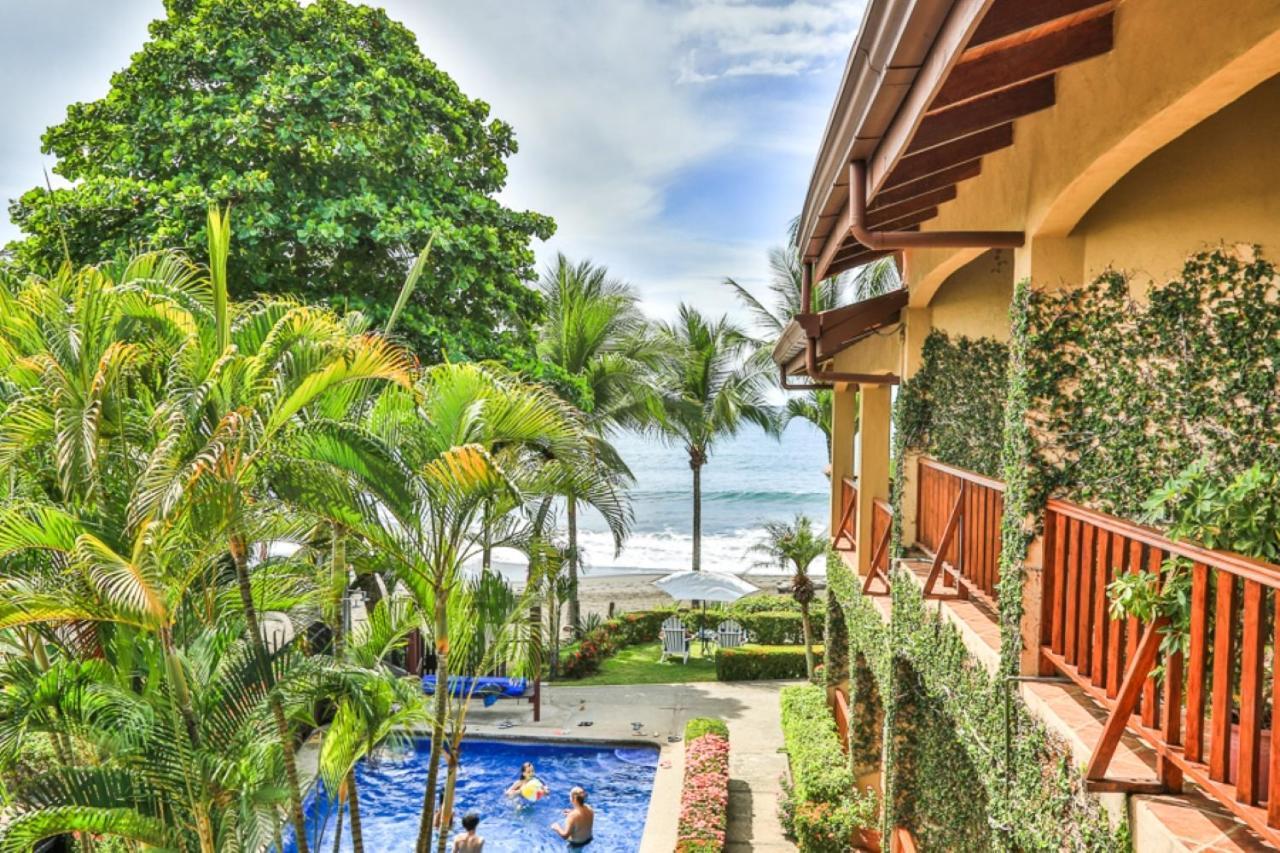 The Backyard Beachfront Hotel Jaco Bagian luar foto
