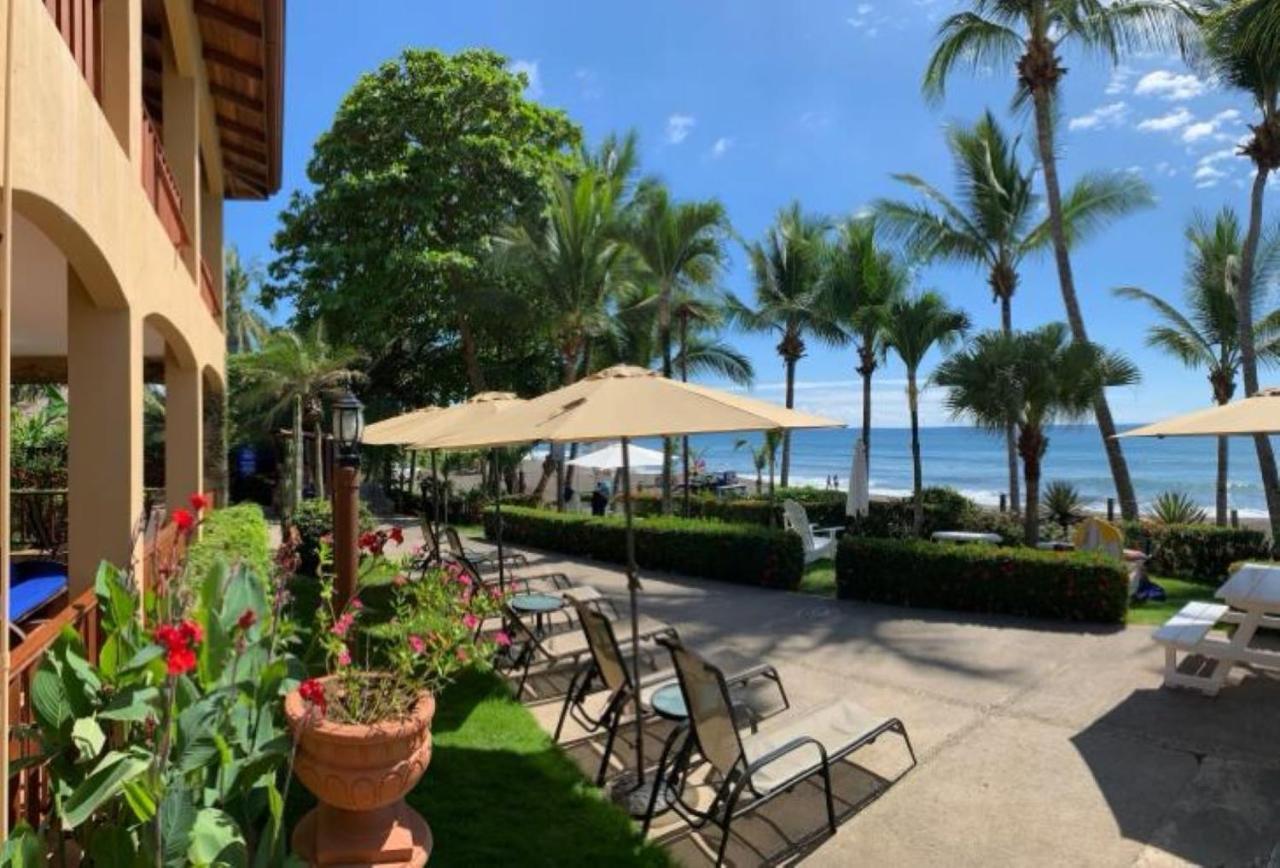 The Backyard Beachfront Hotel Jaco Bagian luar foto