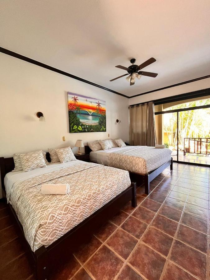 The Backyard Beachfront Hotel Jaco Bagian luar foto