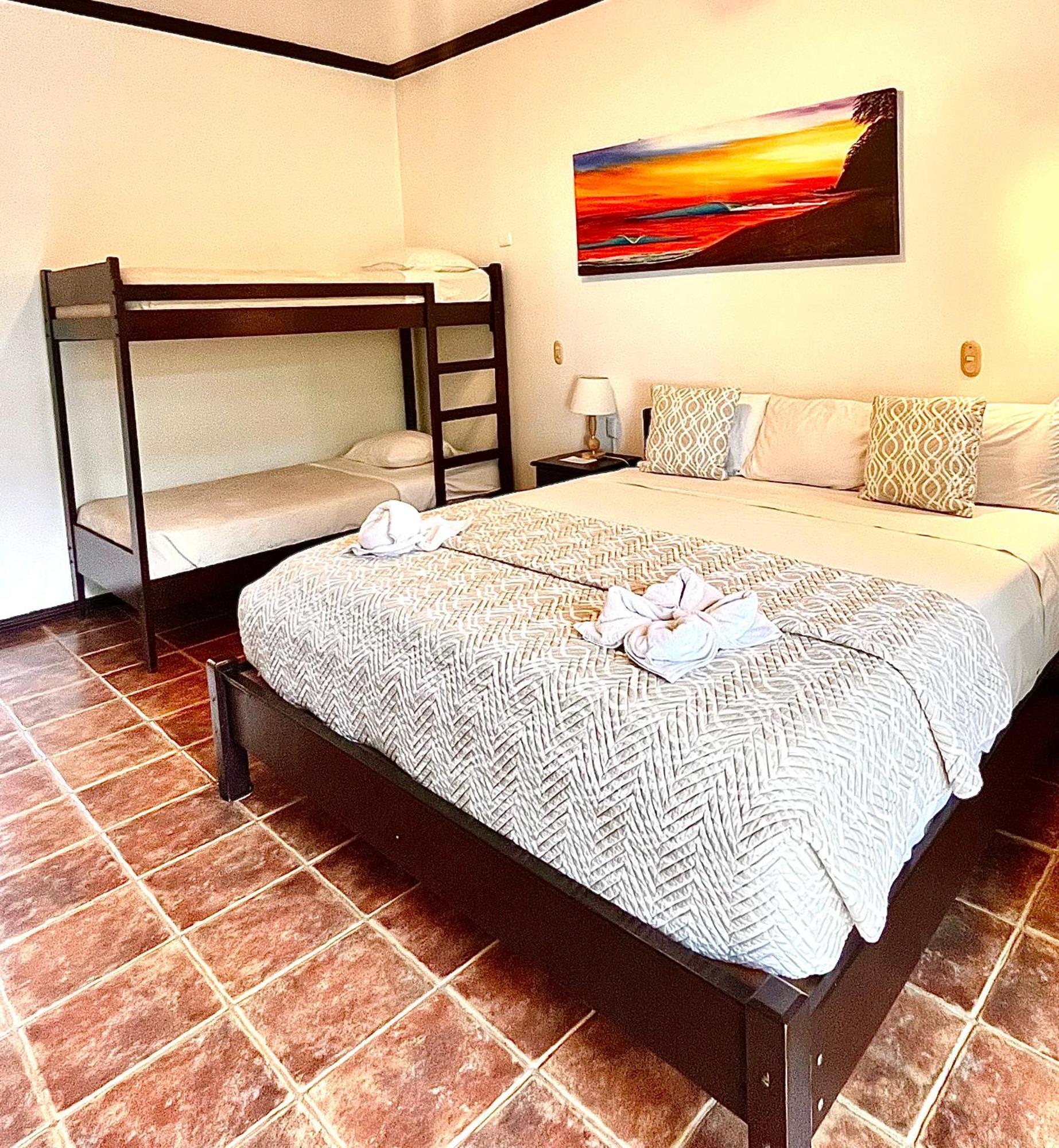 The Backyard Beachfront Hotel Jaco Bagian luar foto